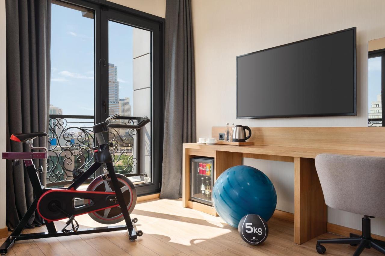 ホテル Tryp By Wyndham Istanbul Atasehir エクステリア 写真