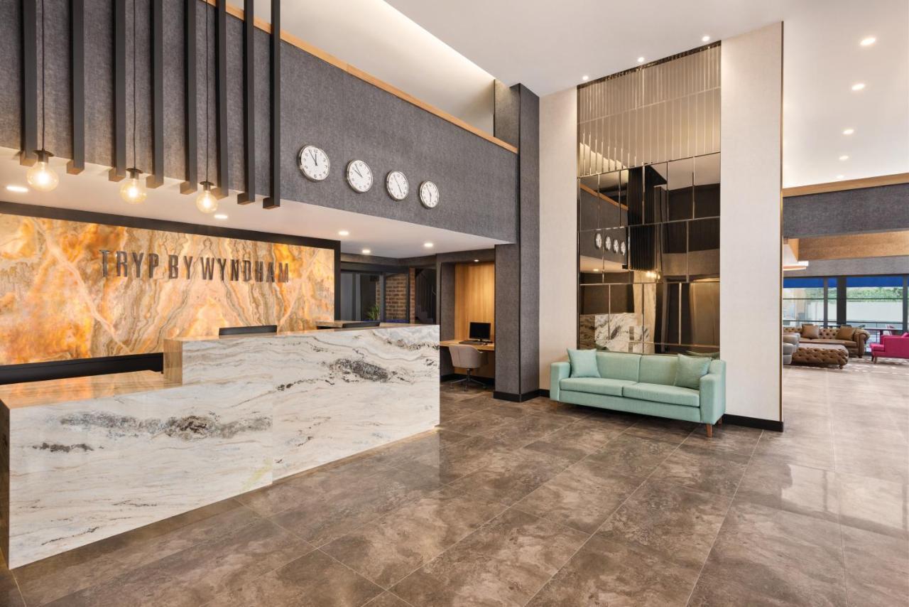 ホテル Tryp By Wyndham Istanbul Atasehir エクステリア 写真