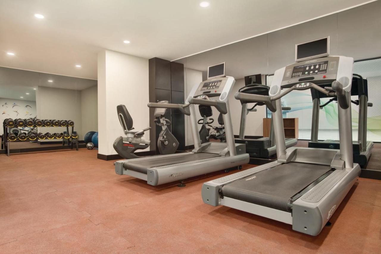 ホテル Tryp By Wyndham Istanbul Atasehir エクステリア 写真