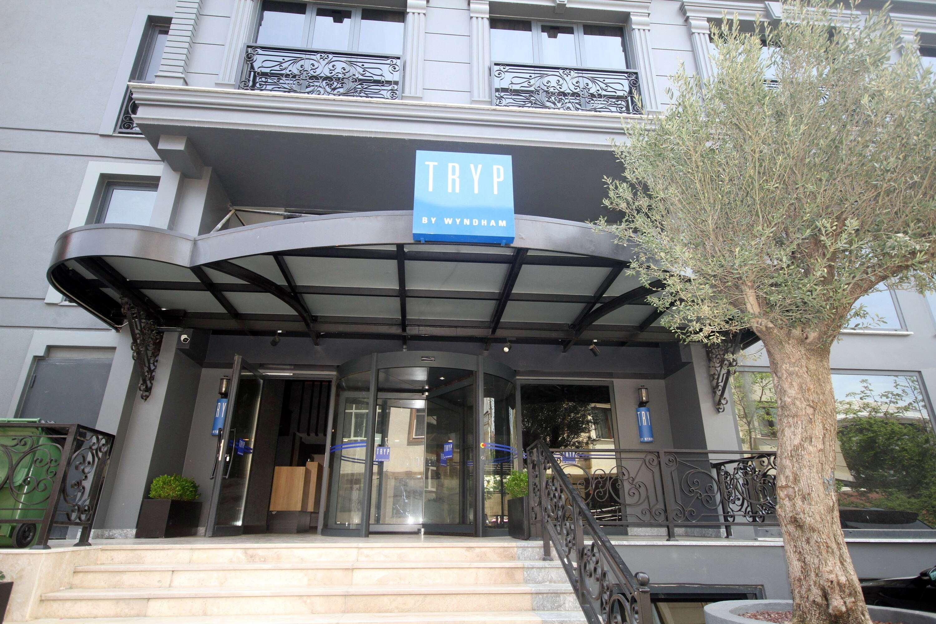 ホテル Tryp By Wyndham Istanbul Atasehir エクステリア 写真
