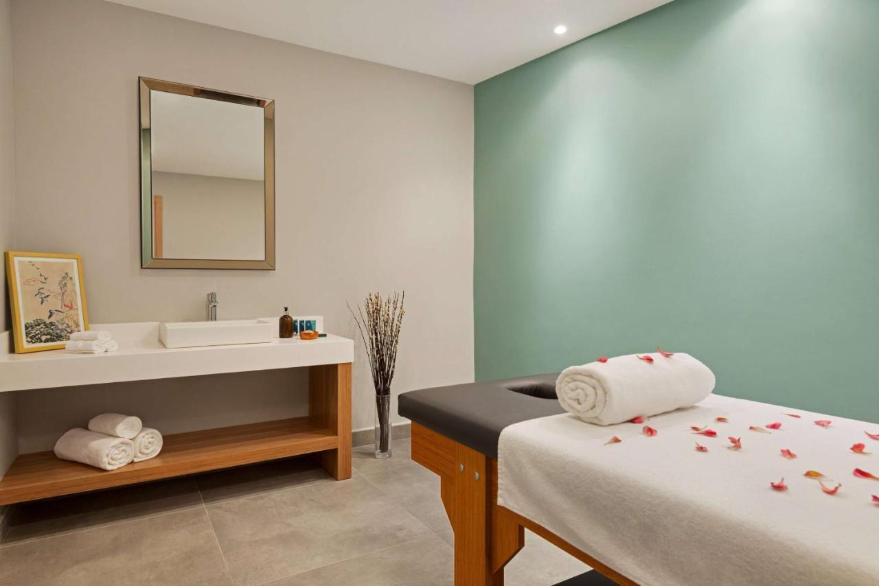 ホテル Tryp By Wyndham Istanbul Atasehir エクステリア 写真